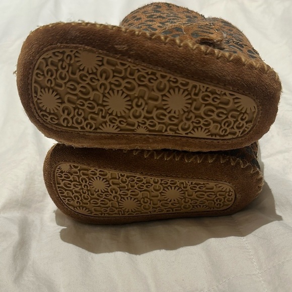 Ugg Cassie Leopard Print Infant Boots 2/3 - Picture 10 of 13